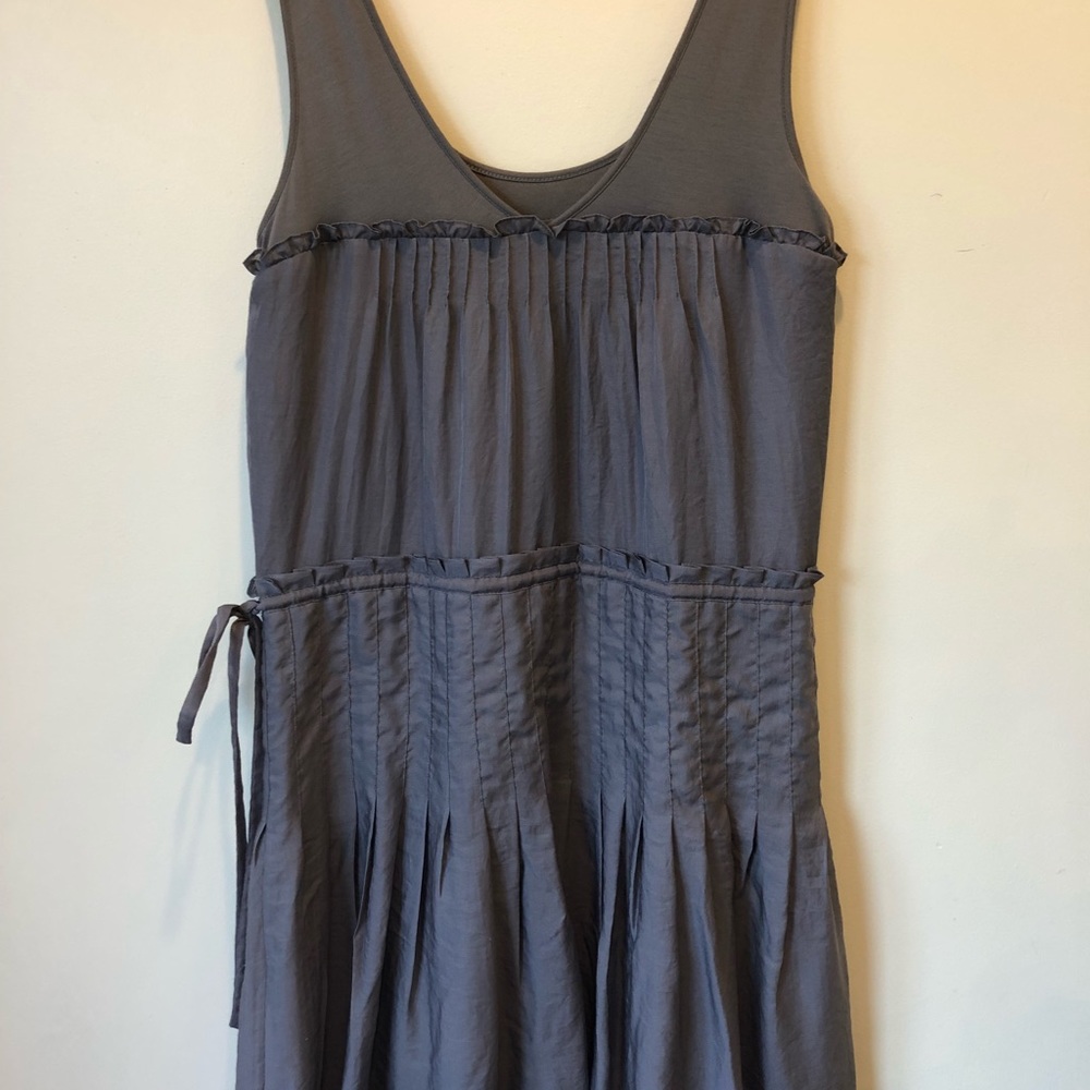 [BCBGMAXAZRIA] Gray-Ruffled Dress, Size 6 - Picture 7 of 7